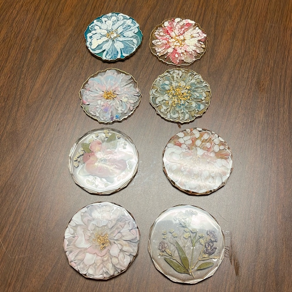 Set of 8 resin coasters